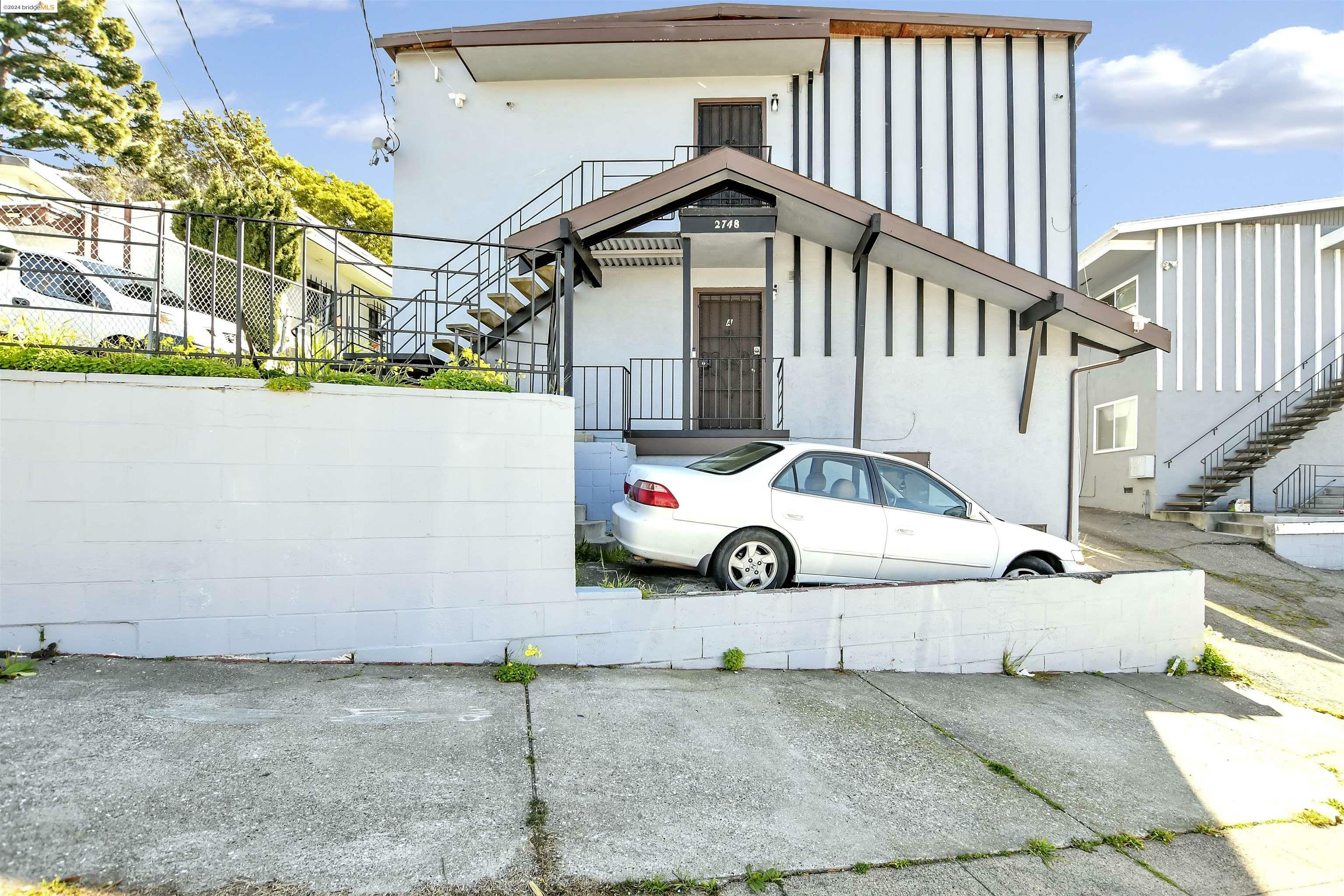 Property Photo:  2748 Garden St  CA 94601 