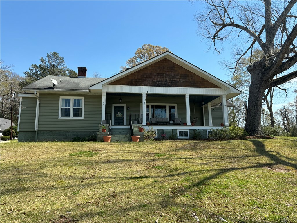 Property Photo:  1900 56th Street  AL 36854 