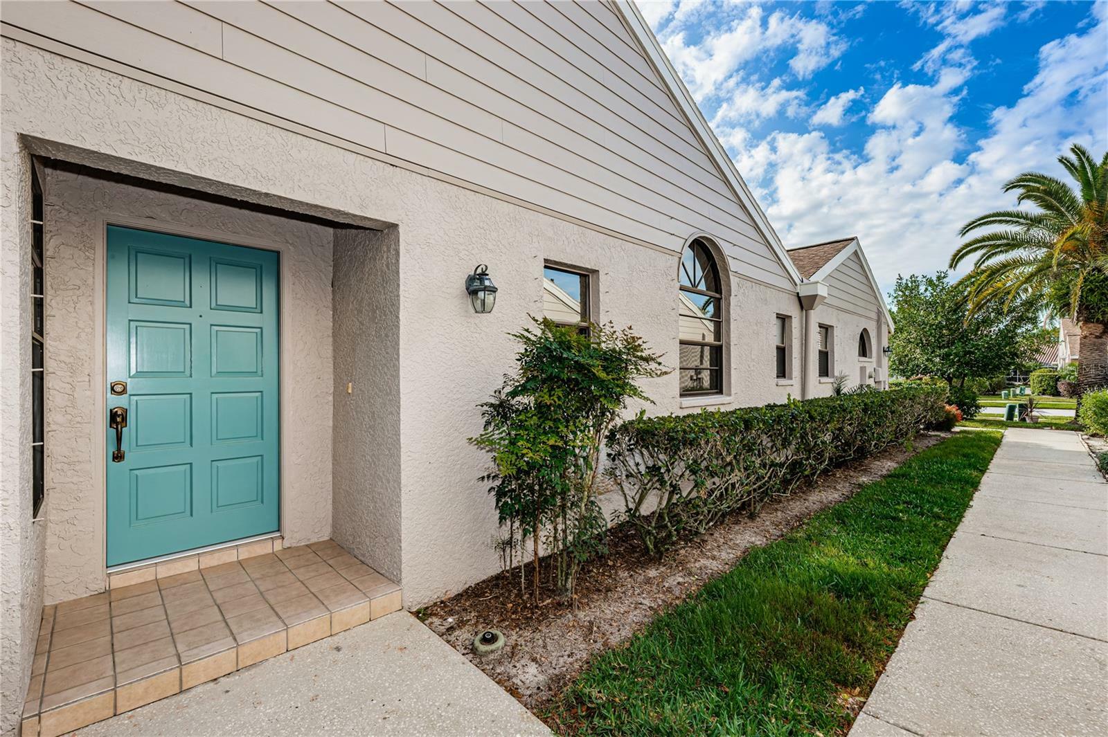 Property Photo:  5557 Salem Square Drive S  FL 34685 