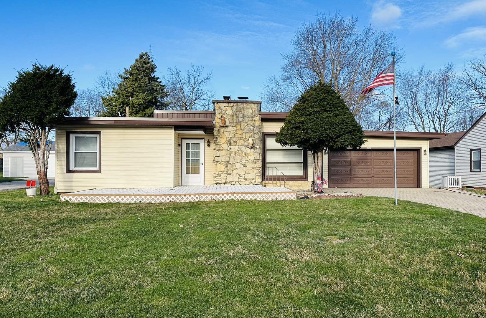Property Photo: 1317 5th Street IL 60505