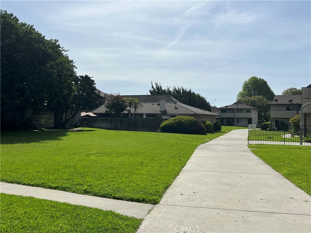 Property Photo: 521 S Lyon Street 11 CA 92701