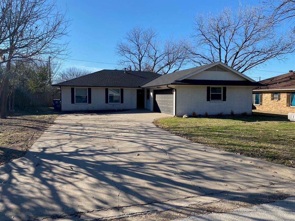 Property Photo: 113 Kathryn TX 76266