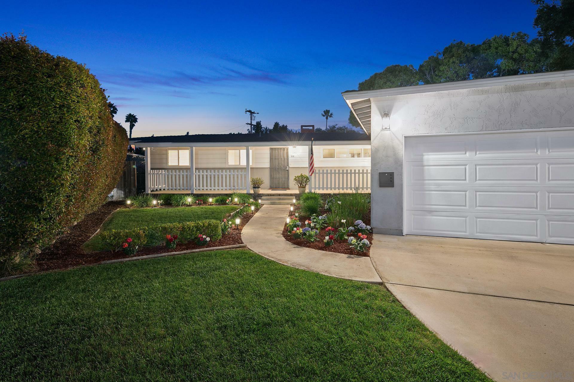 Property Photo:  441 Country Club Ln  CA 92118 