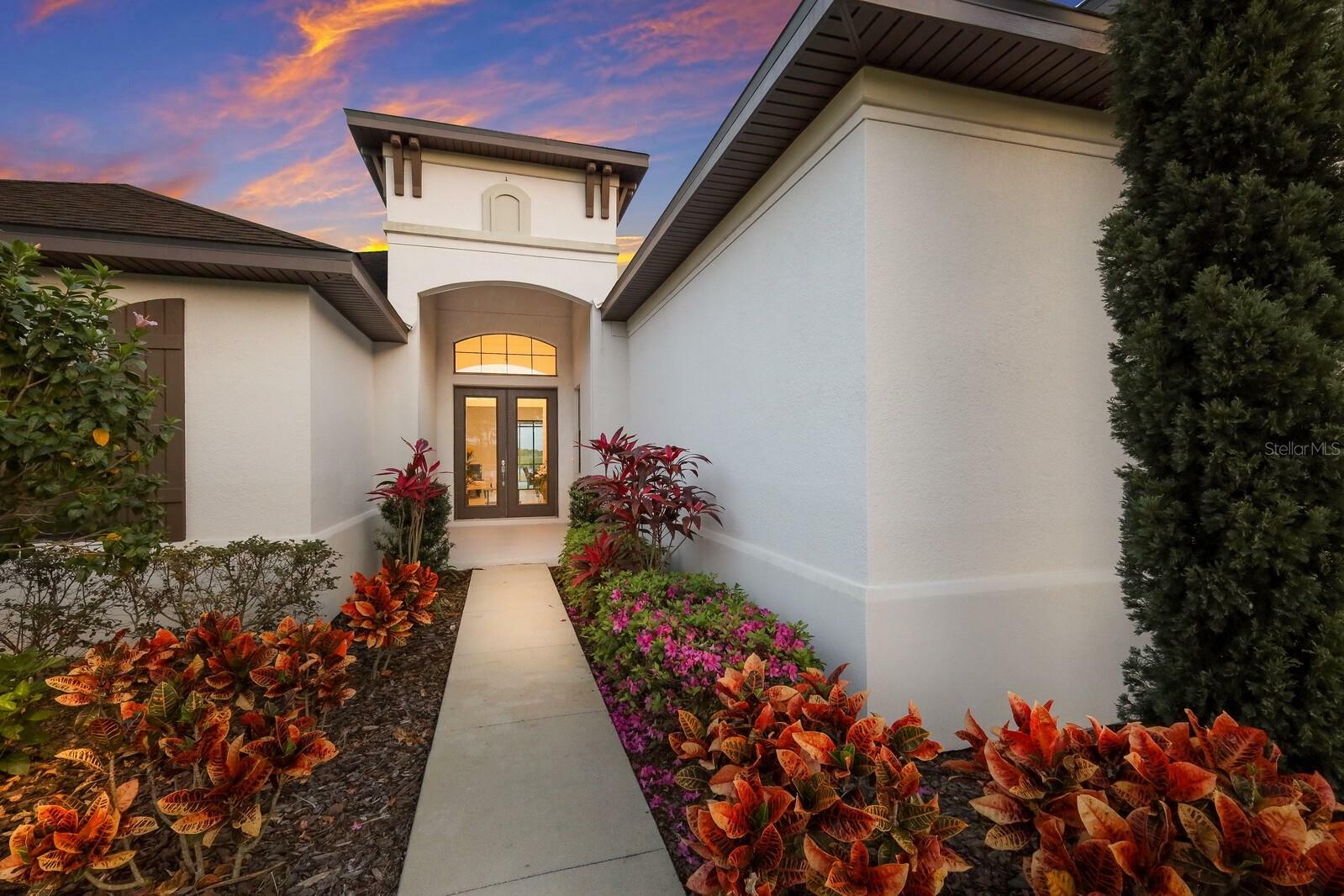 Property Photo:  5249 Lake Venice Drive  FL 33598 