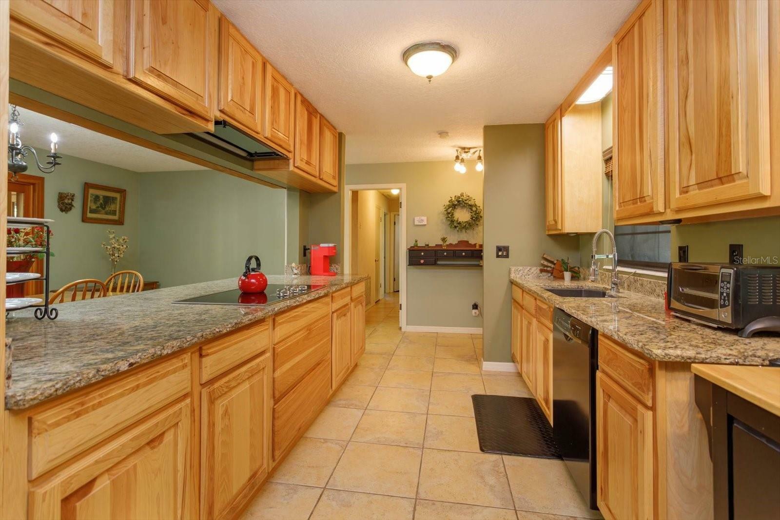 Property Photo:  2819 Scarlet Road  FL 32792 