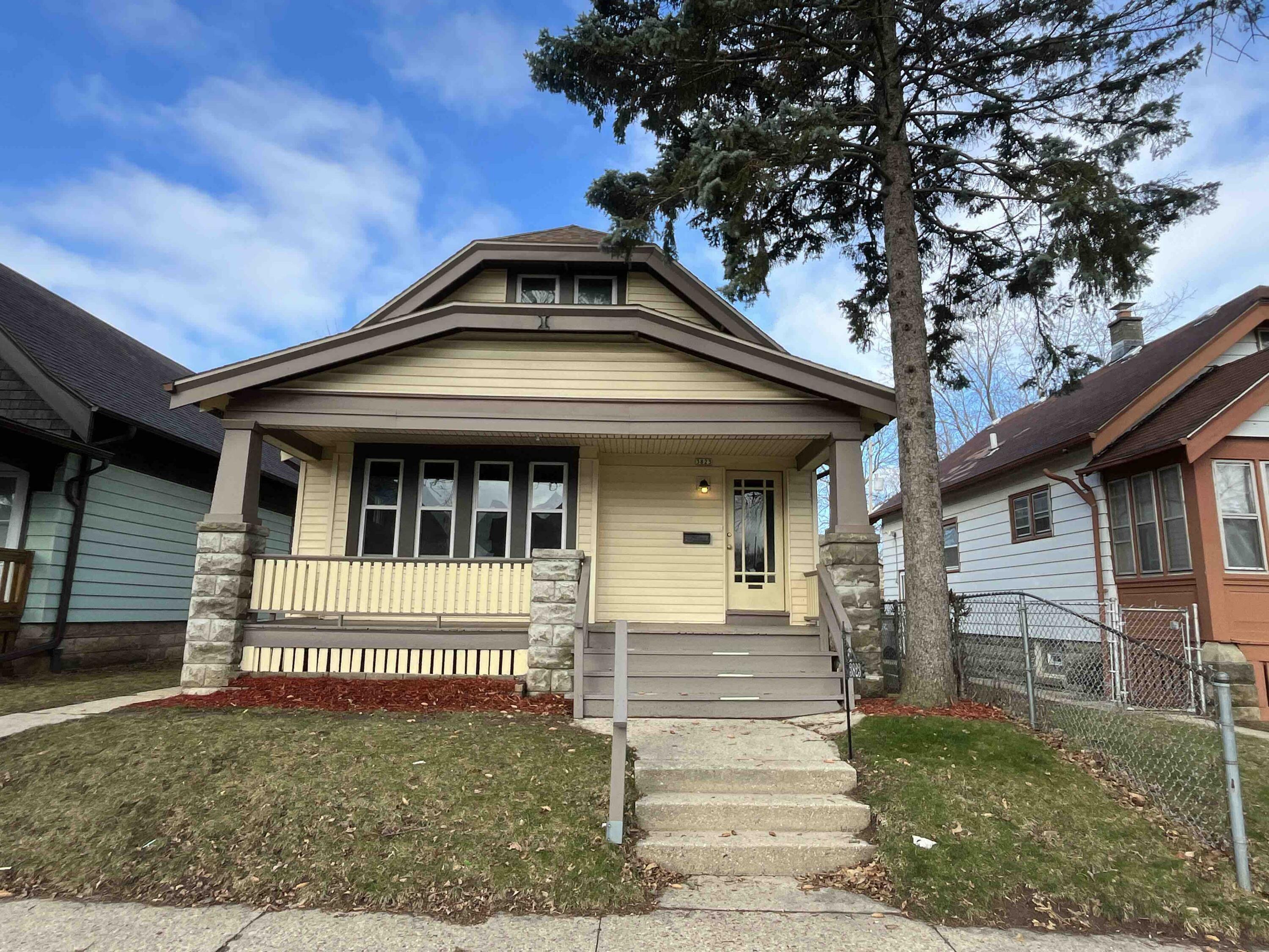 Property Photo: 3823 N Dr William Finlayson St WI 53212