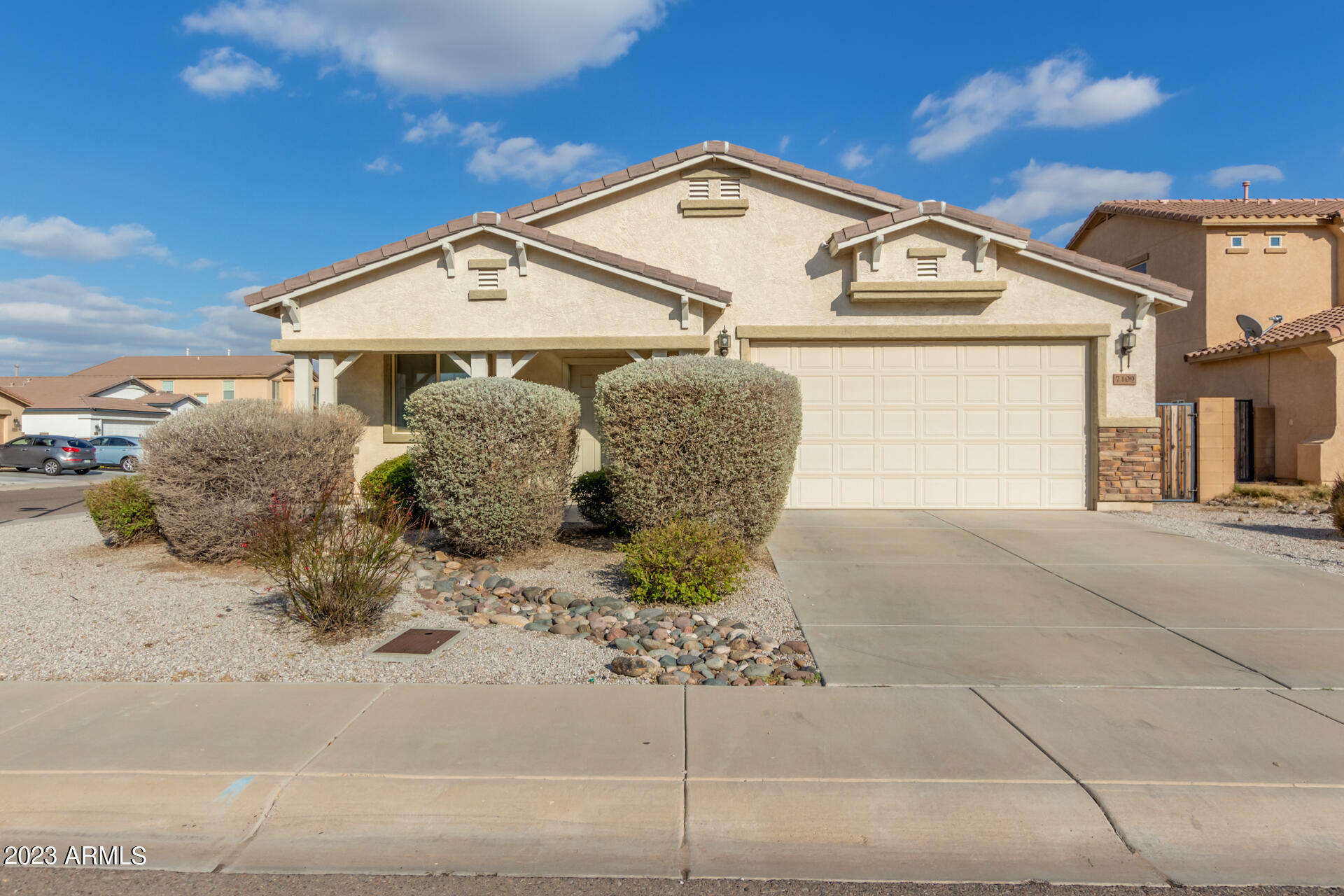 Property Photo:  7109 S 74th Lane  AZ 85339 