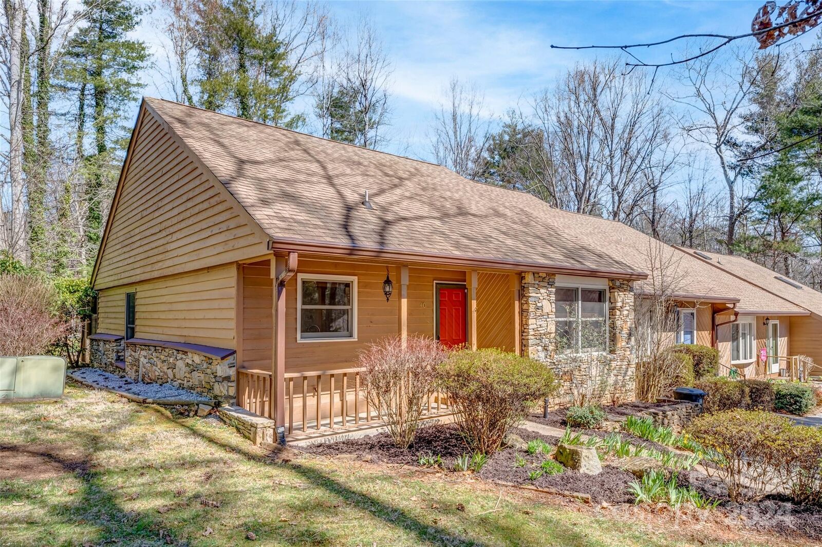 Property Photo: 40 Pencross Circle NC 28729