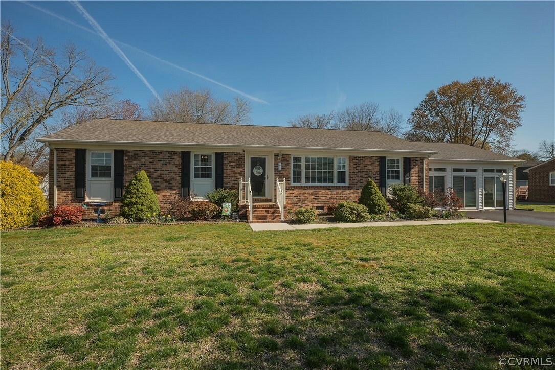 Property Photo:  7012 Sunnyhill Drive  VA 23111 