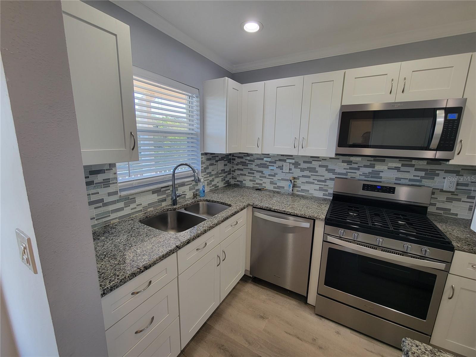 Property Photo: 9950 62nd Terrace N 410 FL 33708