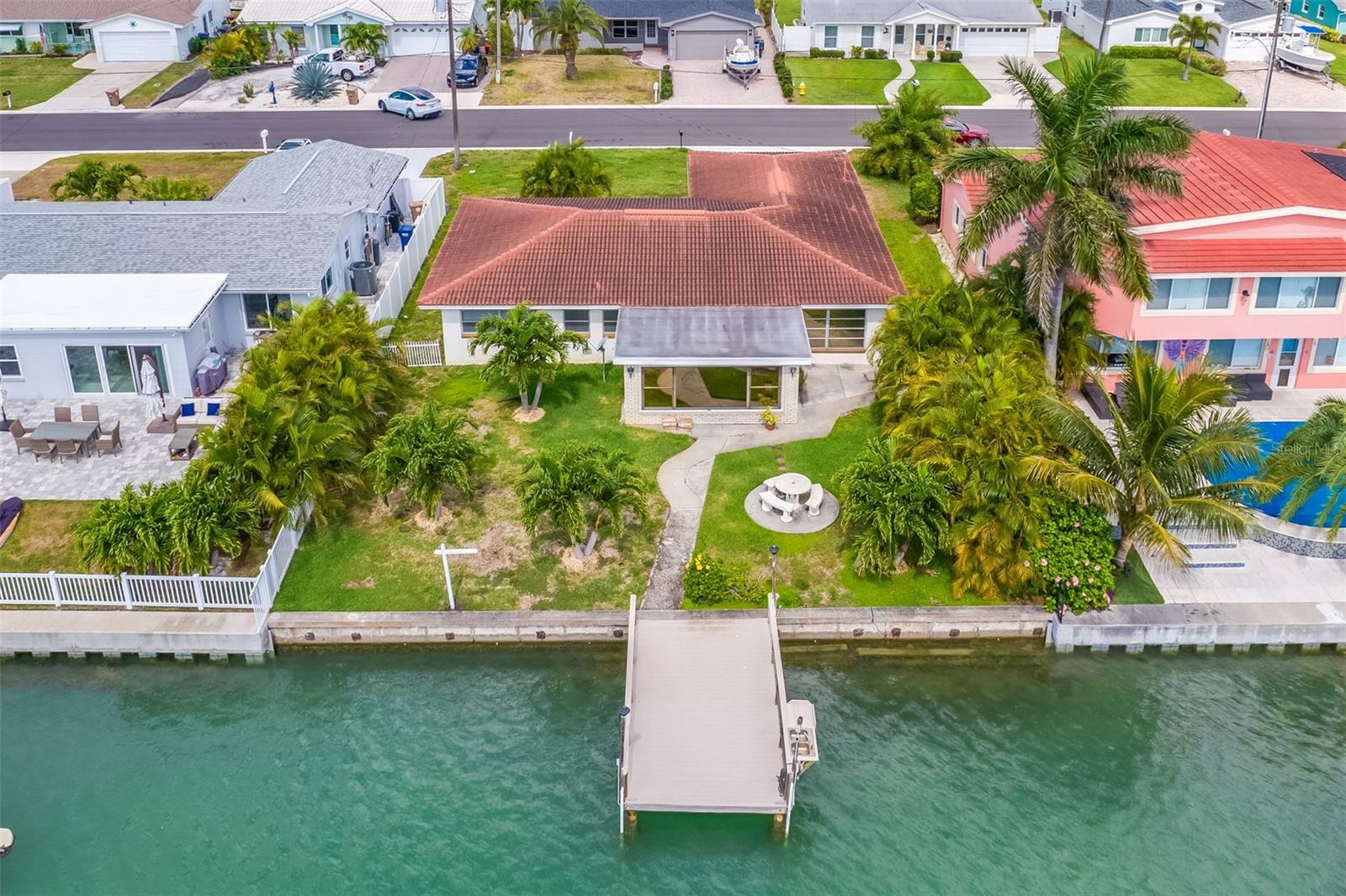 Property Photo: 513 Crystal Drive FL 33708