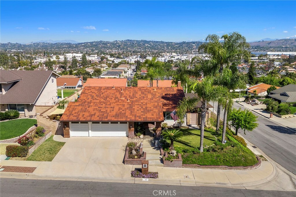 Property Photo:  331 Avenida Santa Catalina  CA 90631 