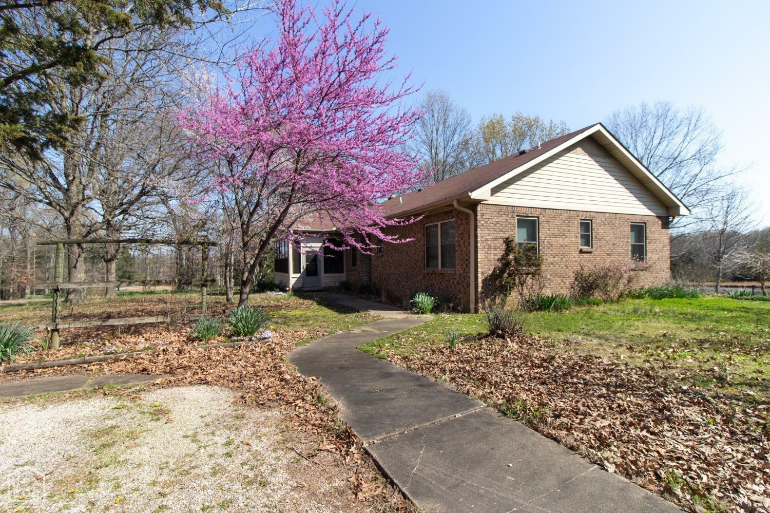 Property Photo:  640 County Road 757  AR 72405 