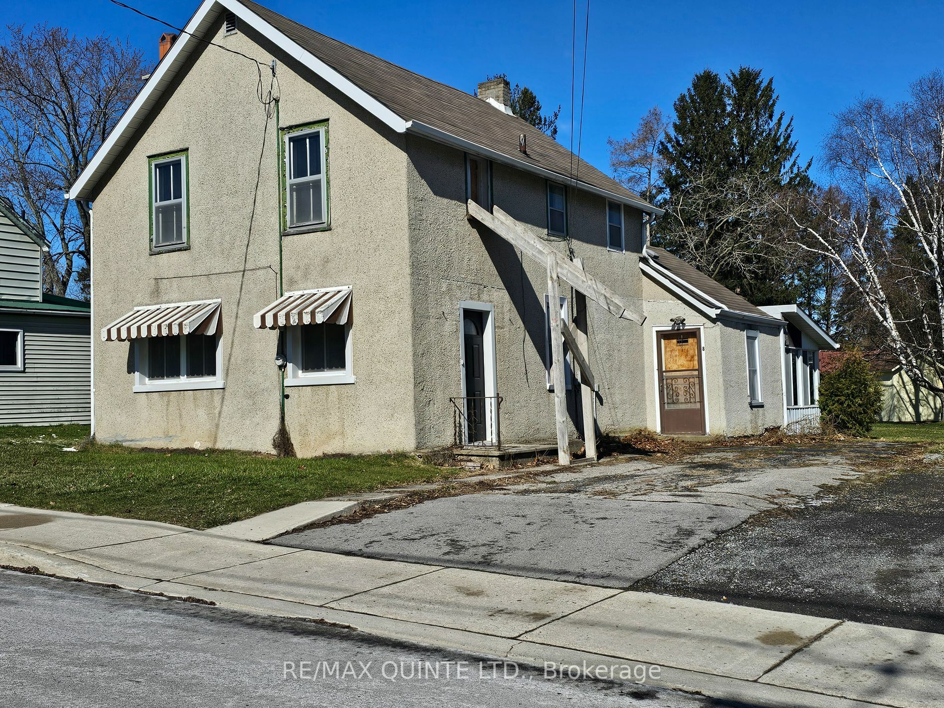 Property Photo:  8 Rogers St  ON K0K 2T0 
