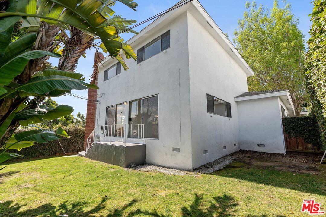 Property Photo: 3514 Mountain View Ave CA 90066