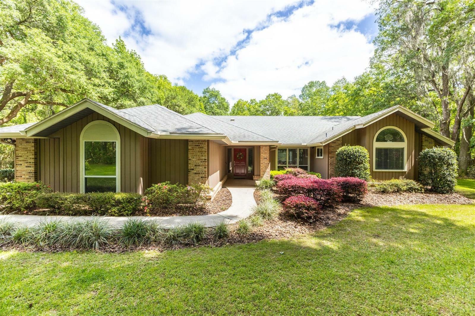 Property Photo: 1125 SW 101st Street FL 32607