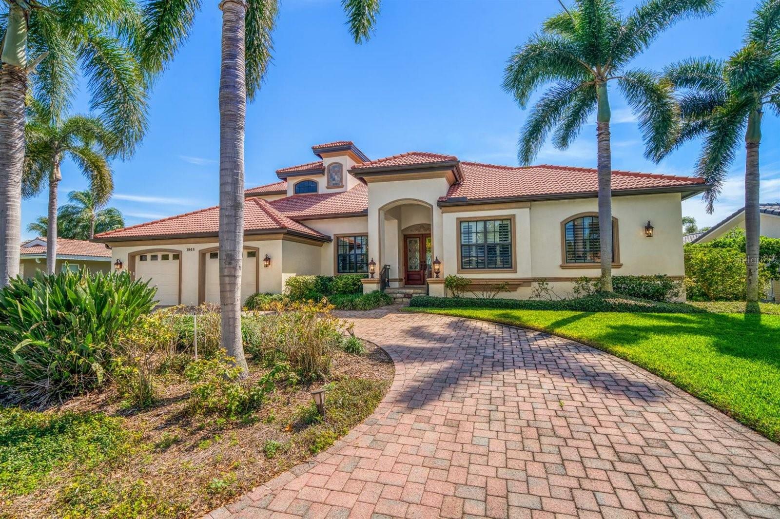 Property Photo: 1948 Kansas Avenue NE FL 33703