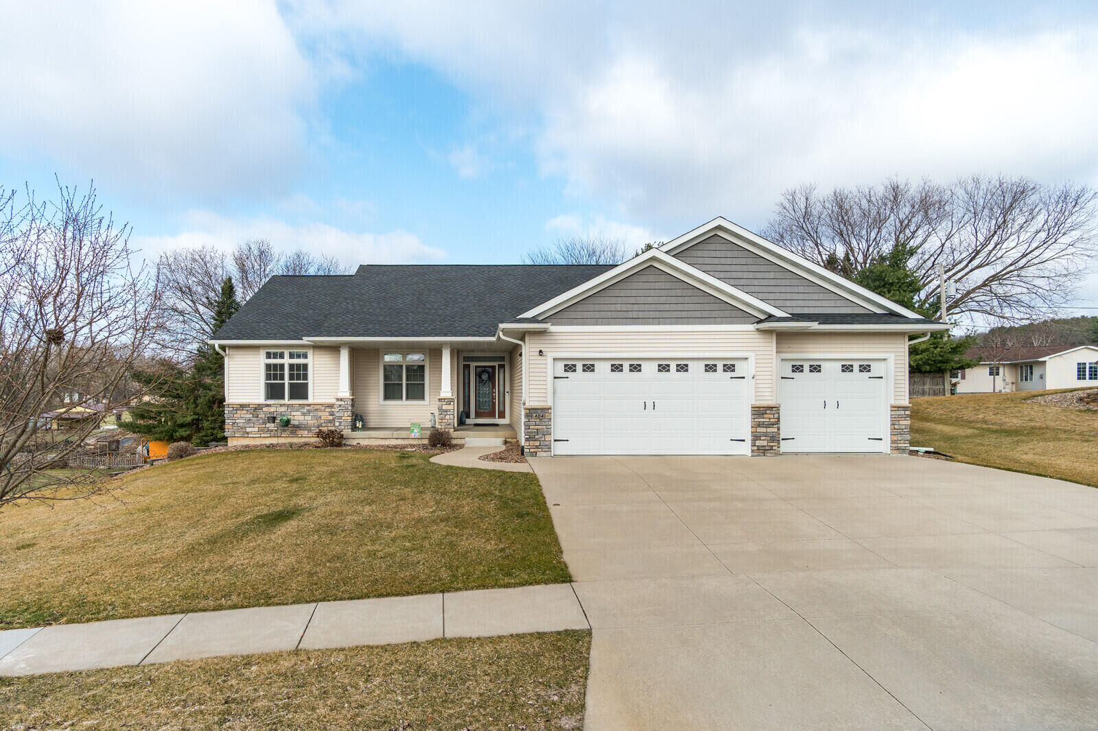 Property Photo:  404 Russell Dr S  WI 54636 