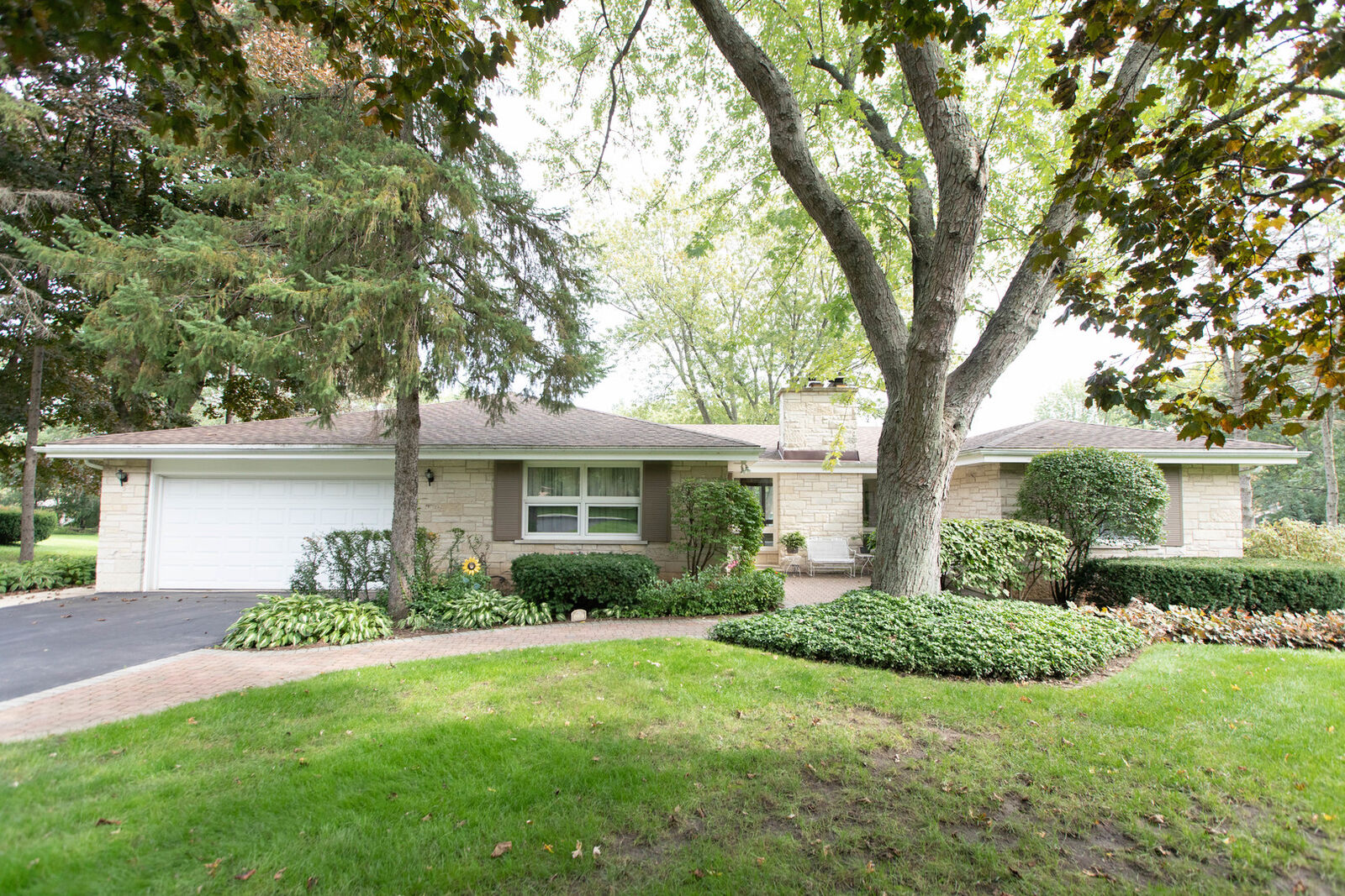 Property Photo: 44 Lagoon Drive IL 60047