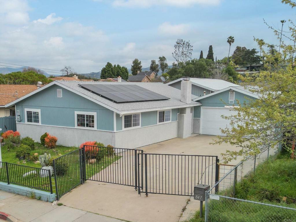 Property Photo:  847 S Anza Street  CA 92020 