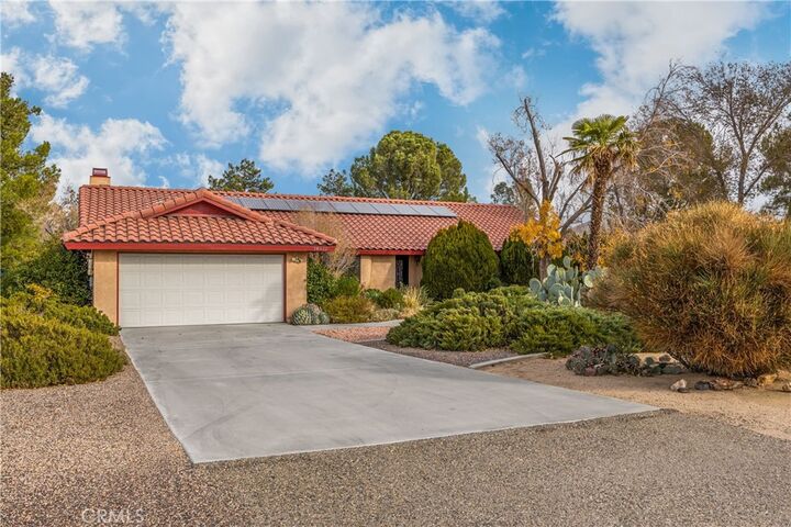 18912 Waseca Road  Apple Valley CA 92307 photo