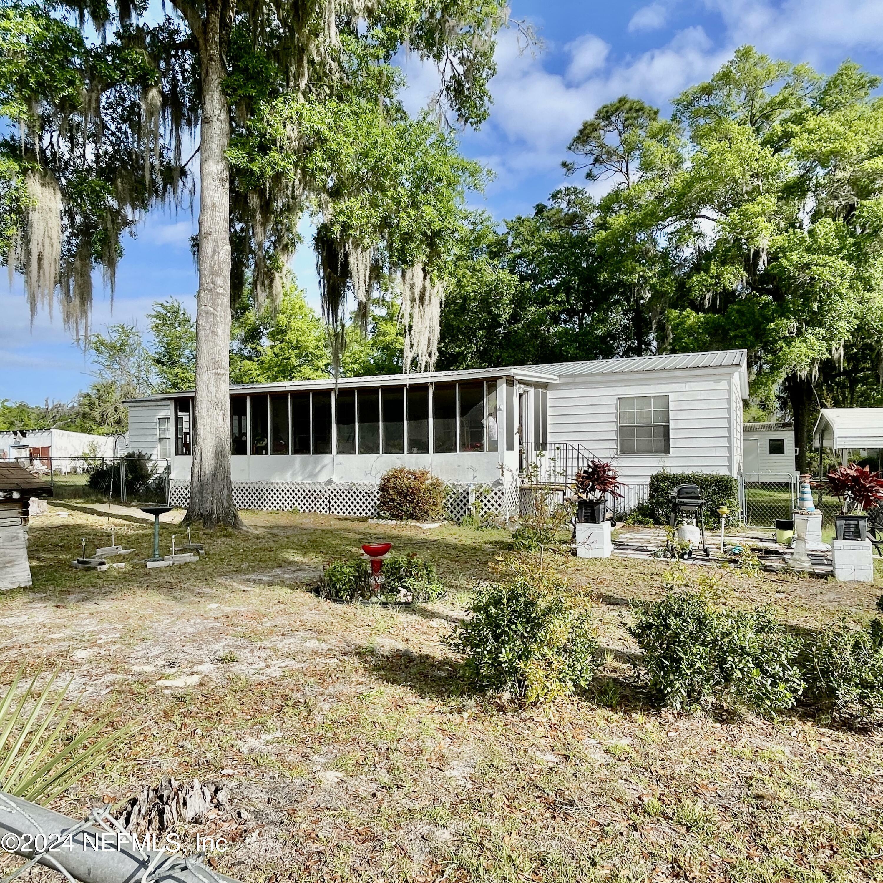 Property Photo:  137 Lake Ida Point Drive  FL 32148 