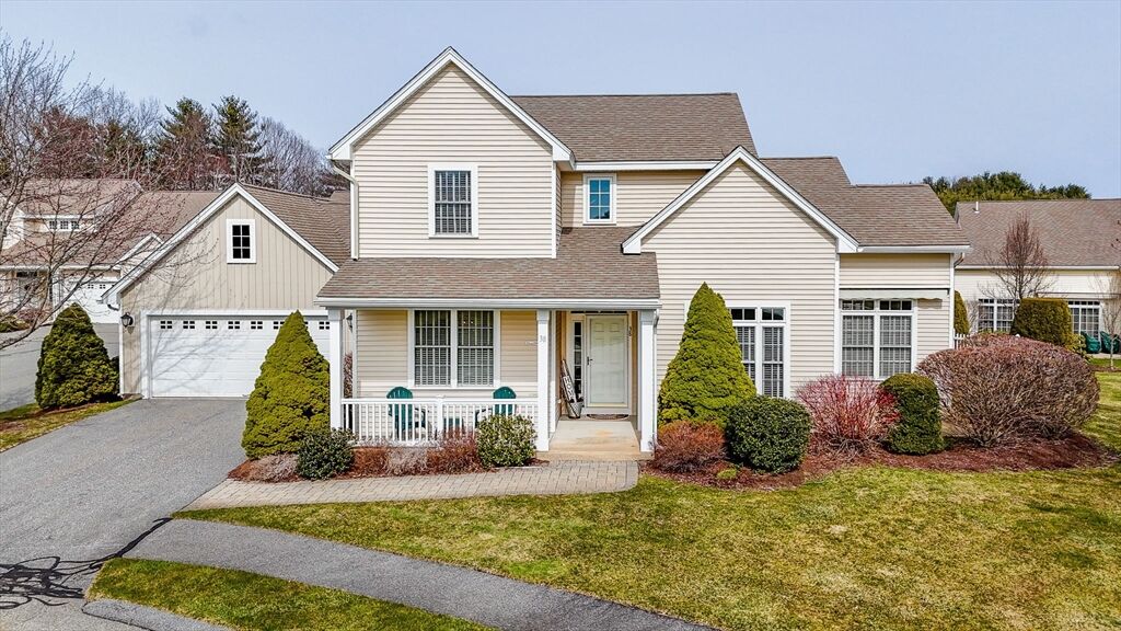 Property Photo: 38 Emerald Ct 38 MA 01876