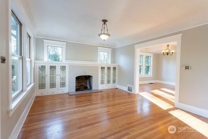 Property Photo: 309 NW Washington Street WA 98596