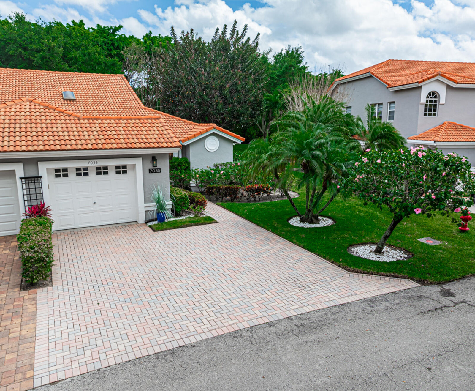 Property Photo:  7035 Summer Tree Drive  FL 33437 