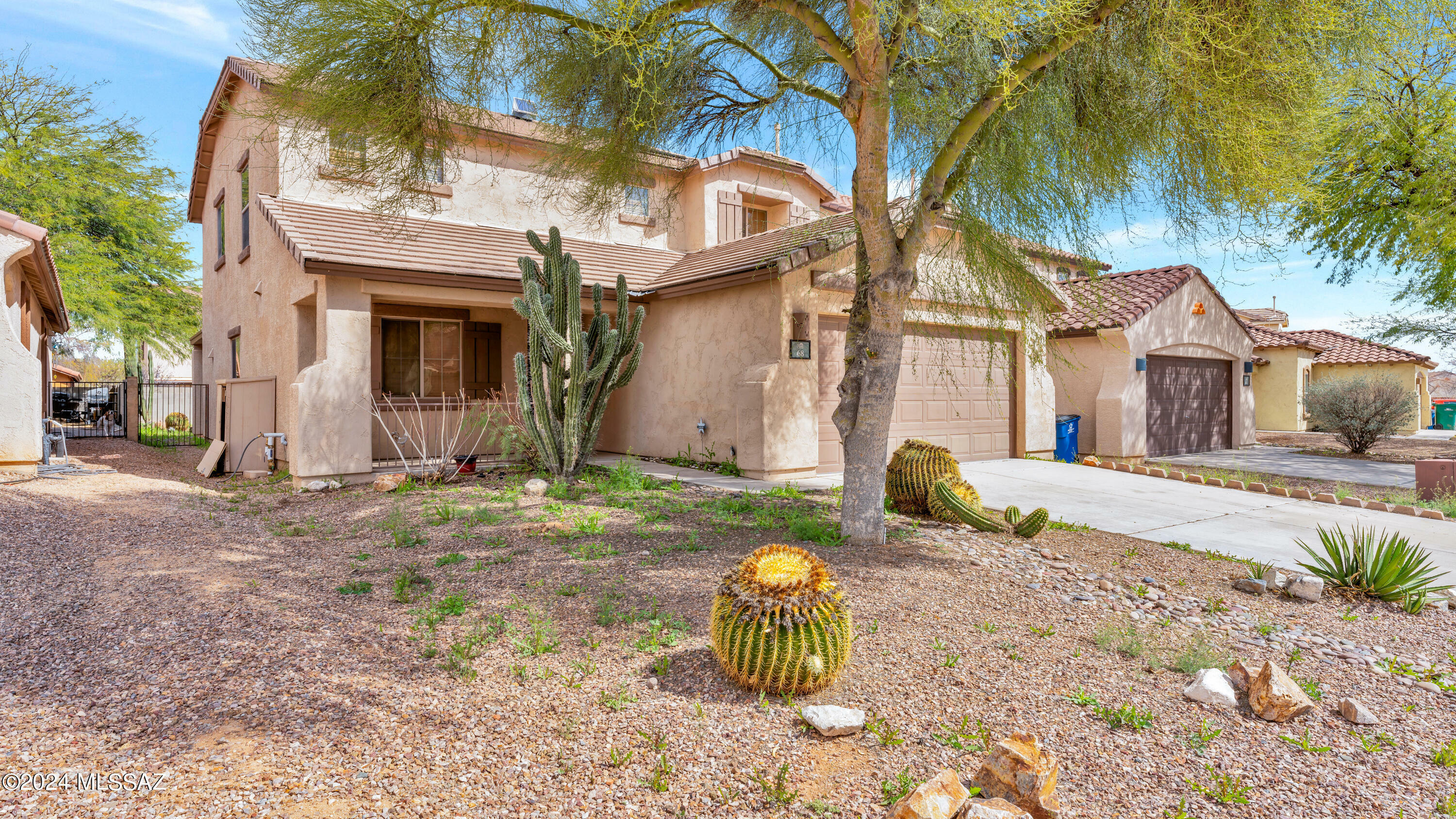 Property Photo: 68 W Calle Priscal AZ 85629