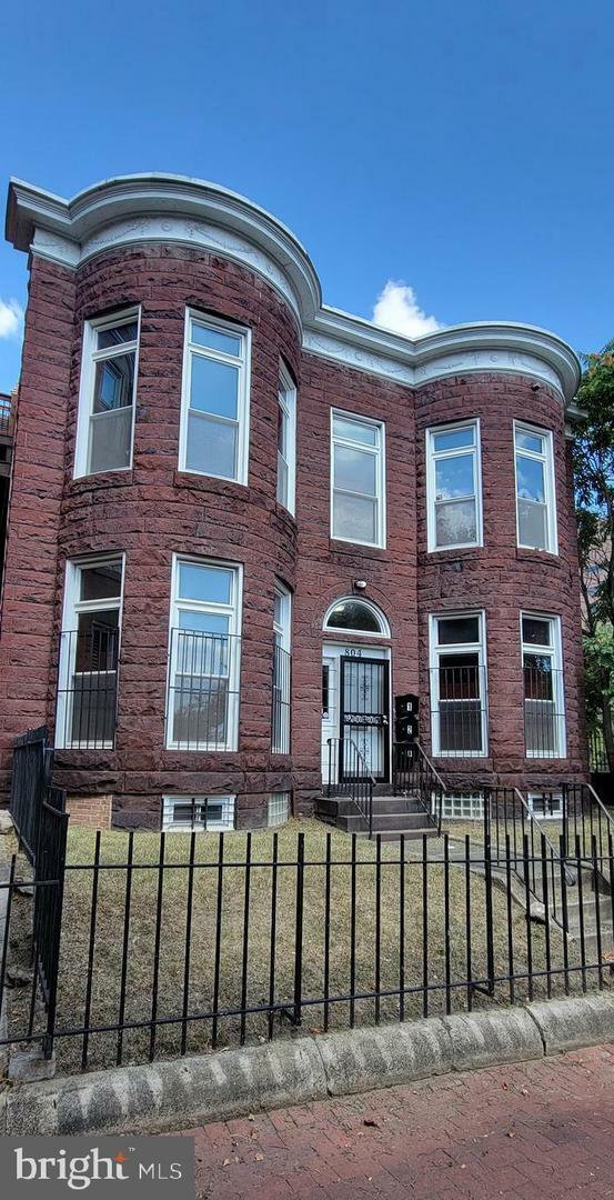 Property Photo:  804 Hollins Street 2nd Floor  MD 21201 