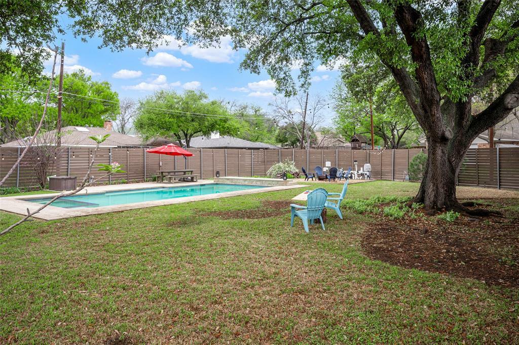 Property Photo:  330 Woodcrest Drive  TX 75080 