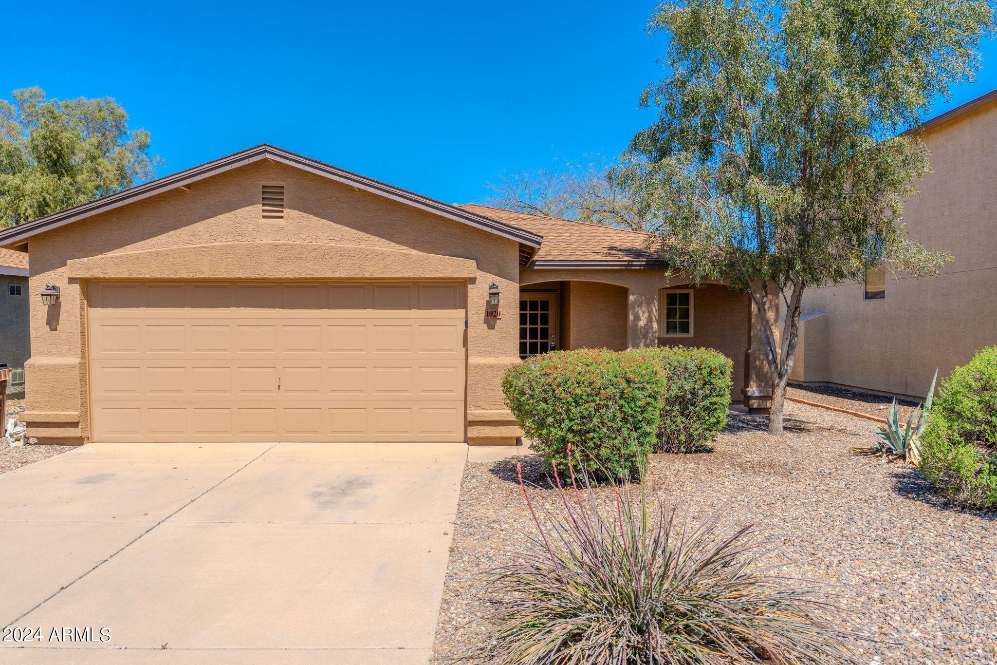 Property Photo:  1020 E Denim Trail  AZ 85143 