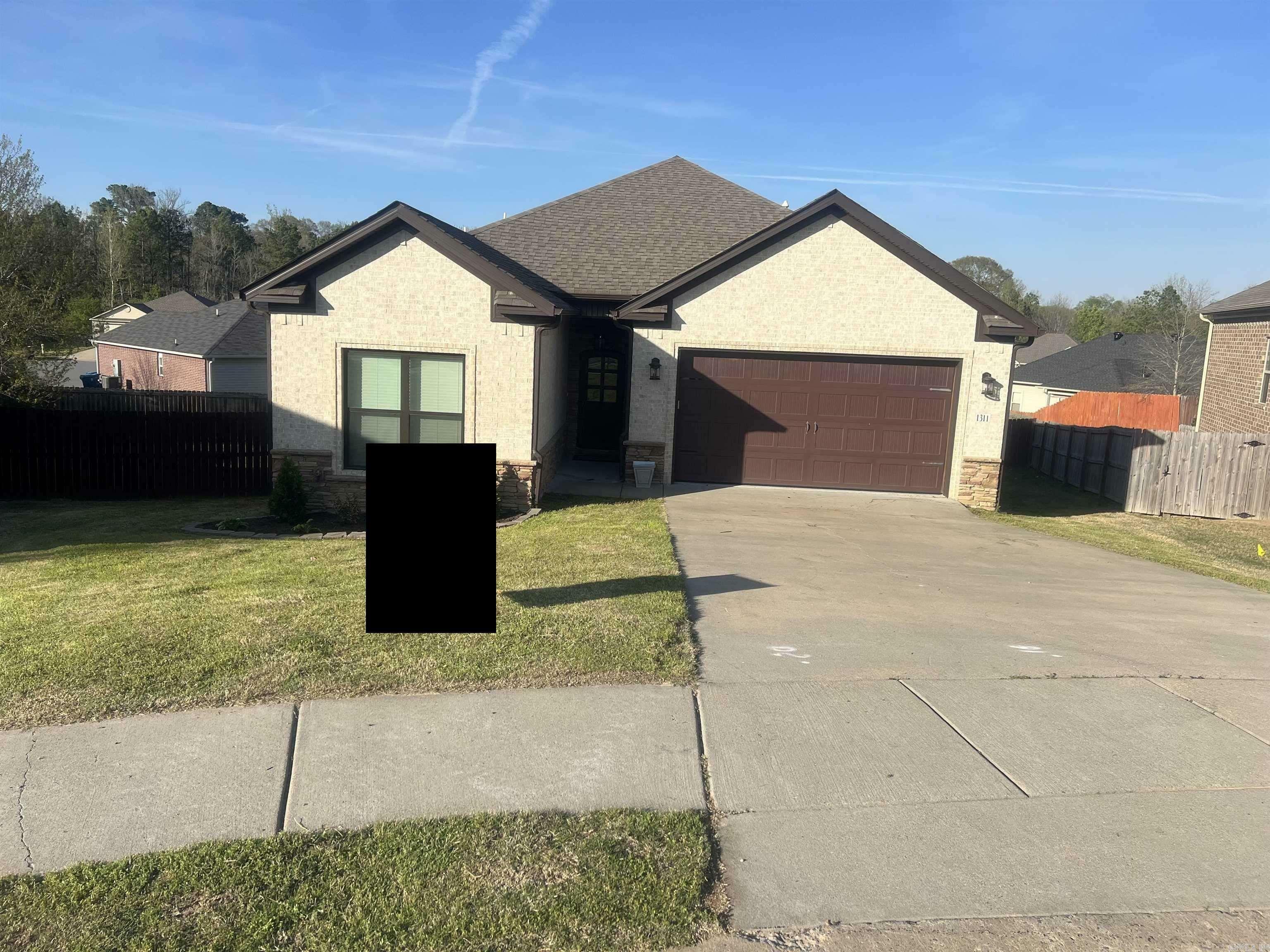 Property Photo:  1311 Oak Glenn Place  AR 72022 