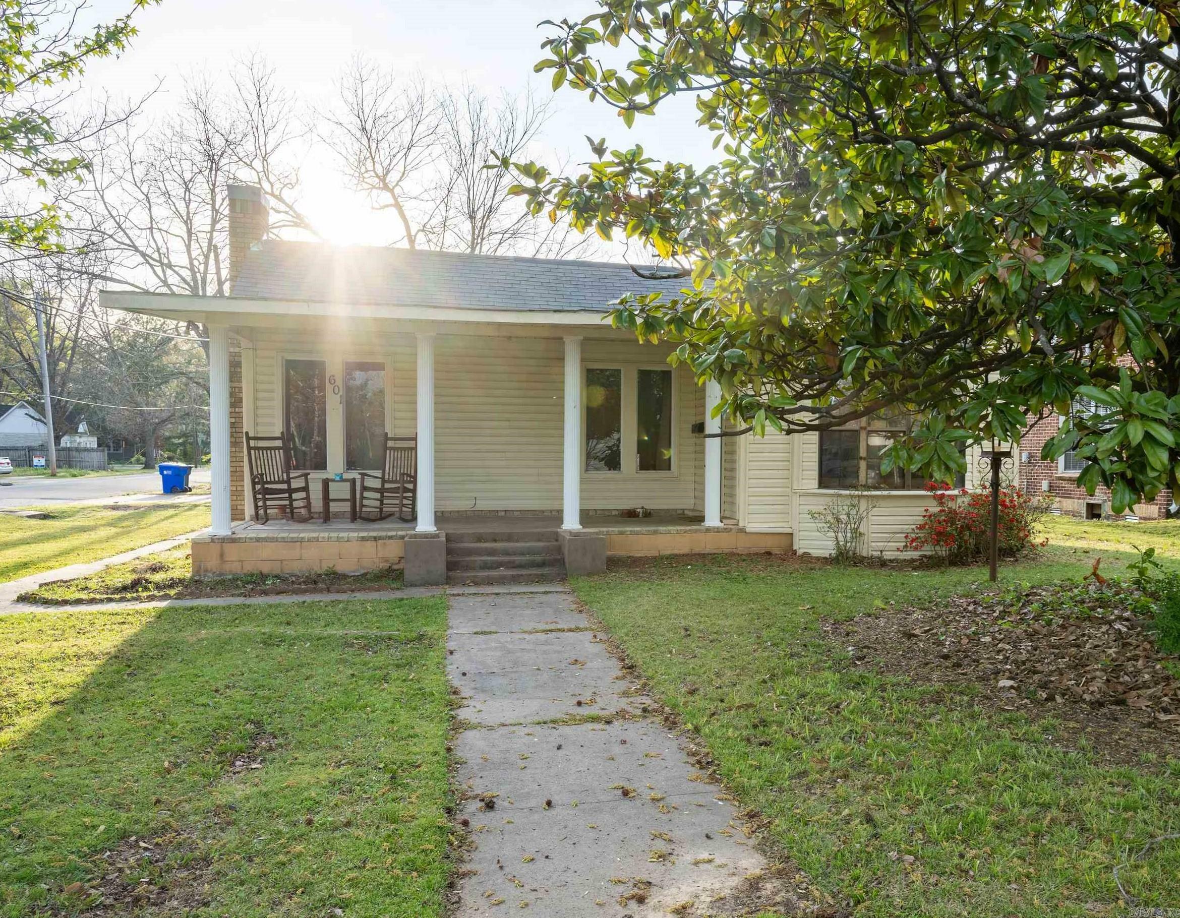 Property Photo:  601 Center Street  AR 72034 