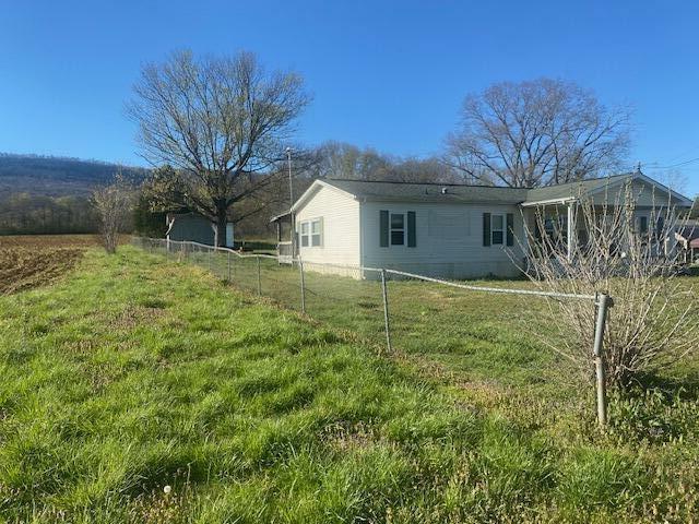 Property Photo:  10747 Old State Highway 28  TN 37367 