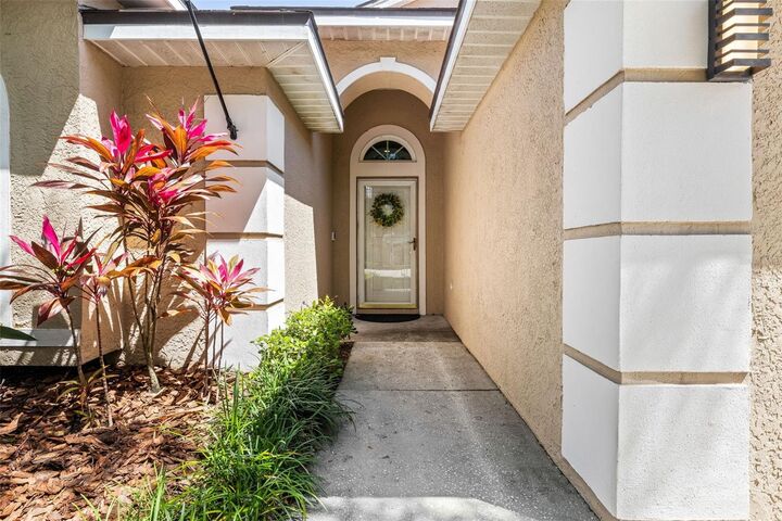 Property Photo: 10703 Stallgate Drive FL 33624