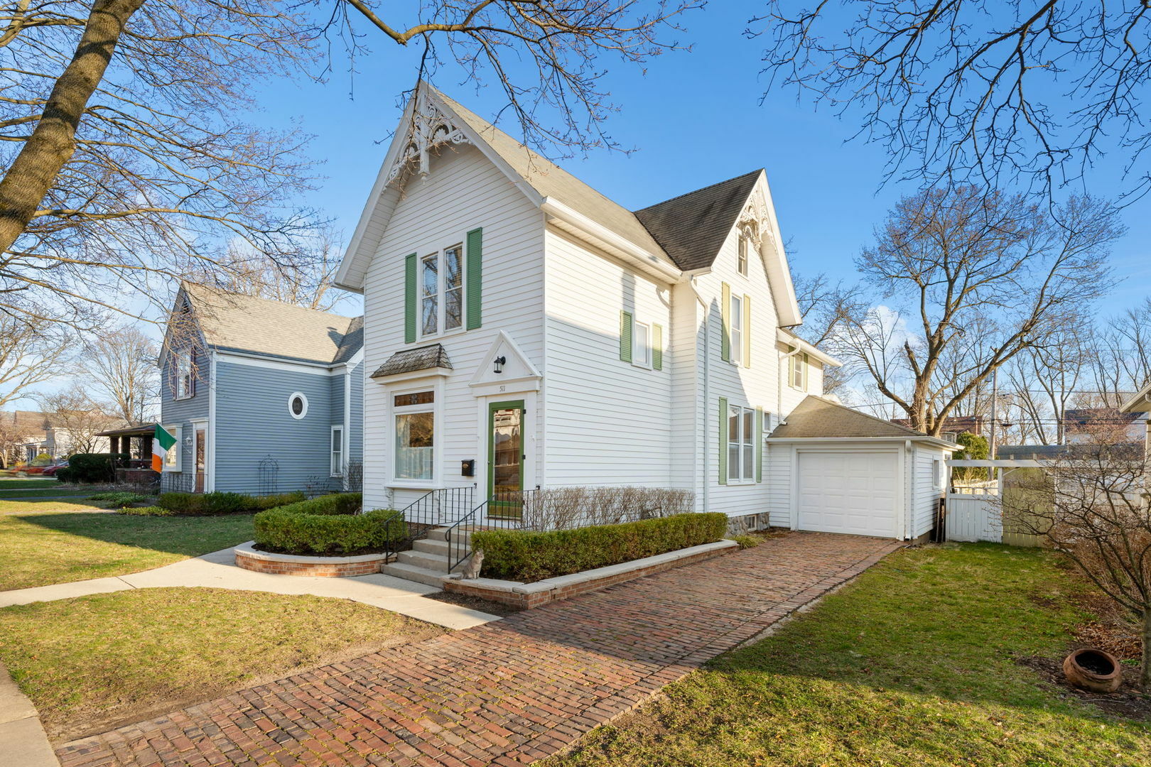 Property Photo: 511 Oregon Avenue IL 60118