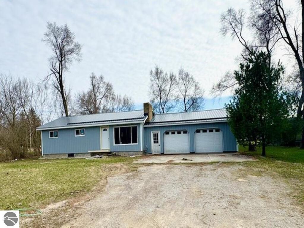 Property Photo: 3927 W Tyler Road MI 48801
