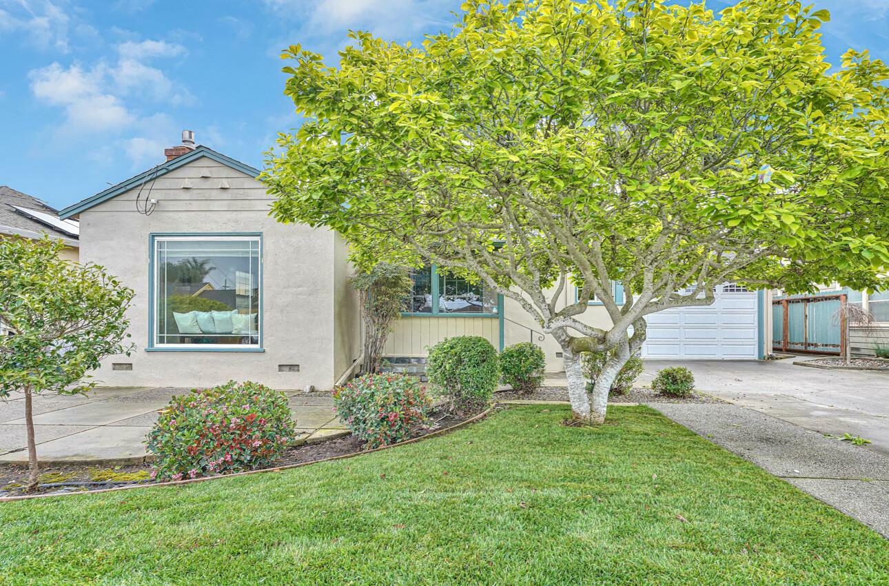 Property Photo:  85 San Clemente Avenue  CA 93901 