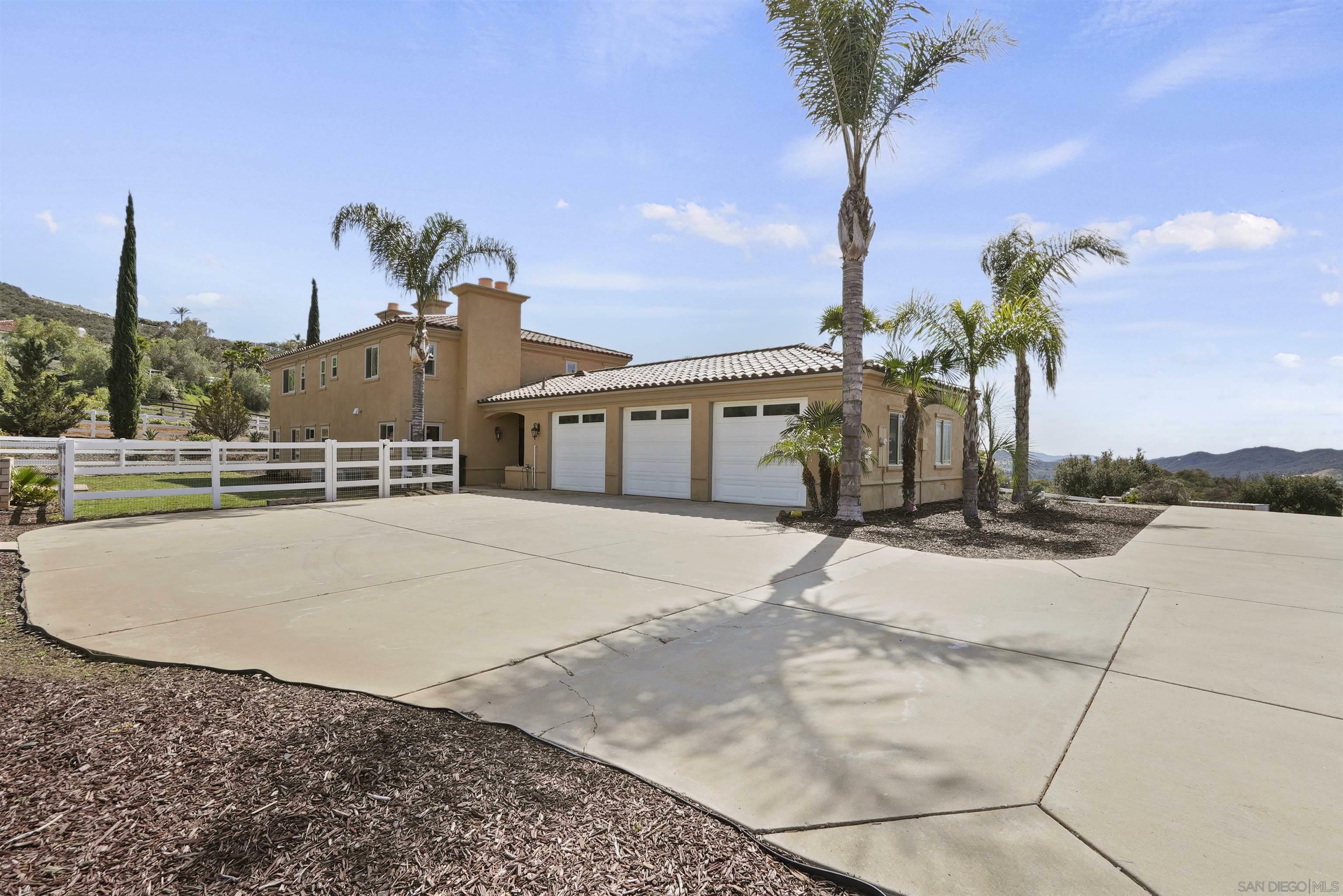 Property Photo:  37522 La Encina Circle  CA 92562 