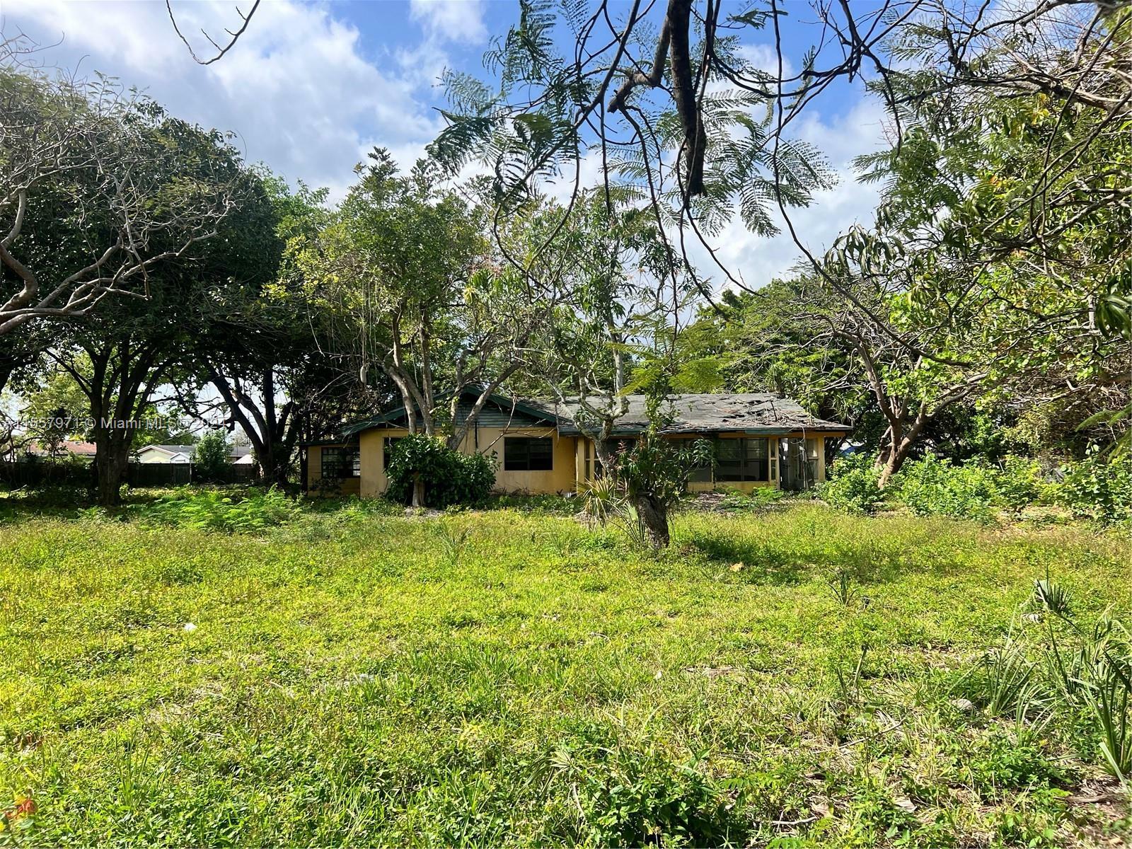 Property Photo:  20650 Old Cutler Rd  FL 33189 