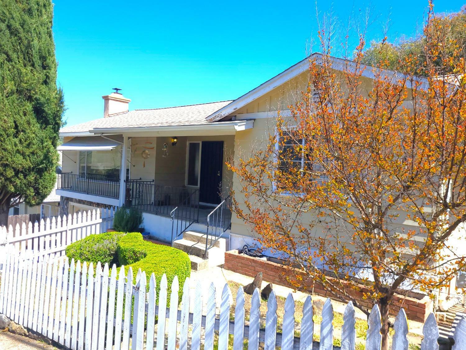 Property Photo:  165 Broadway Street  CA 95249 