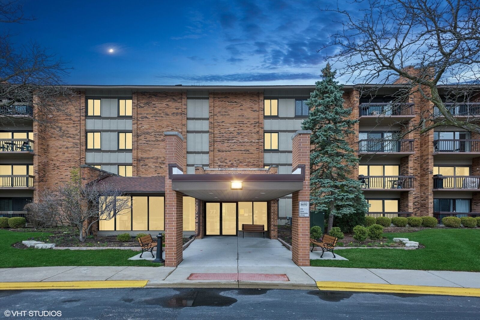 Property Photo:  77 Lake Hinsdale Drive 406  IL 60527 