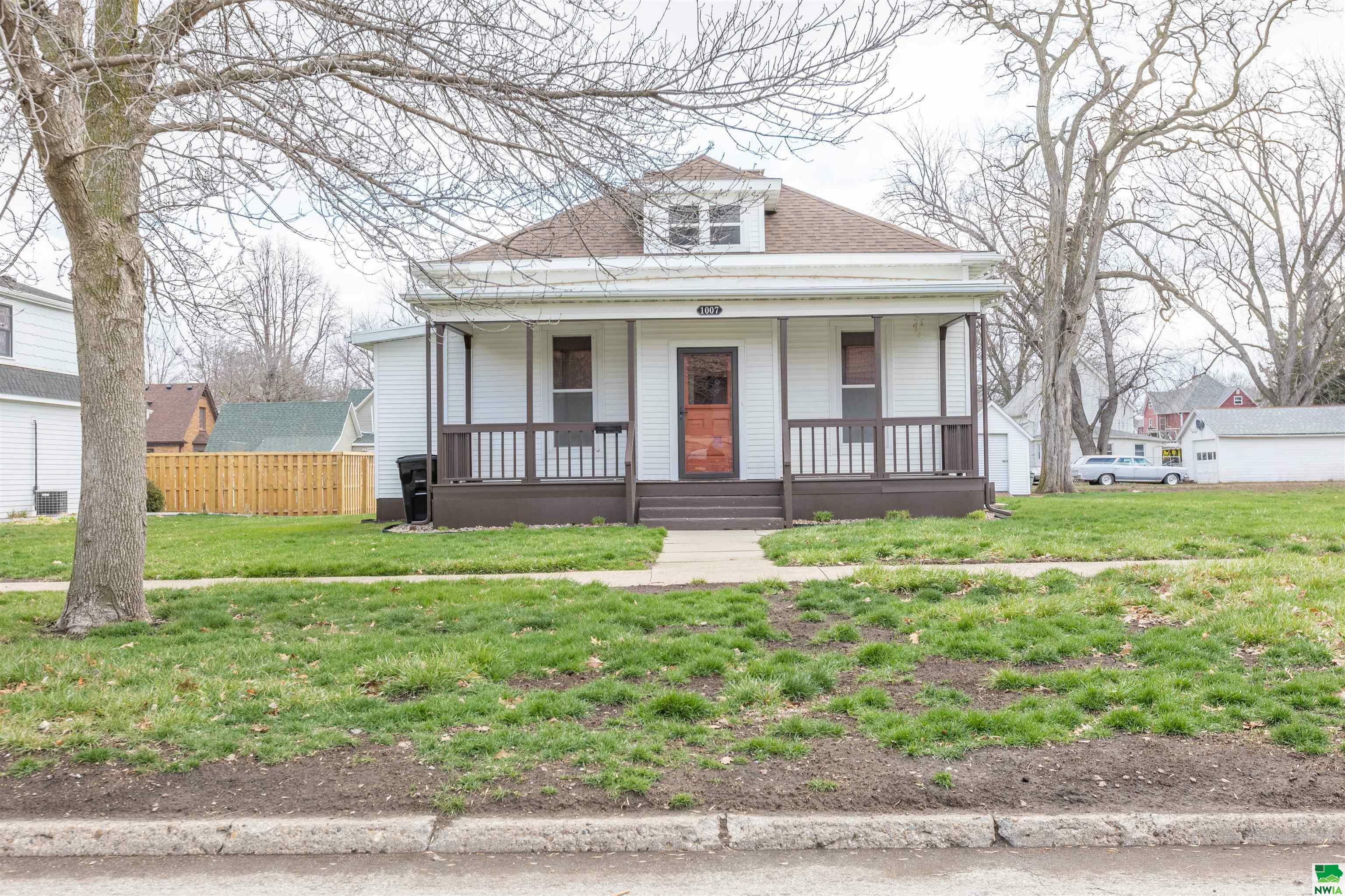 Property Photo:  1007 7th Street  IA 51040 