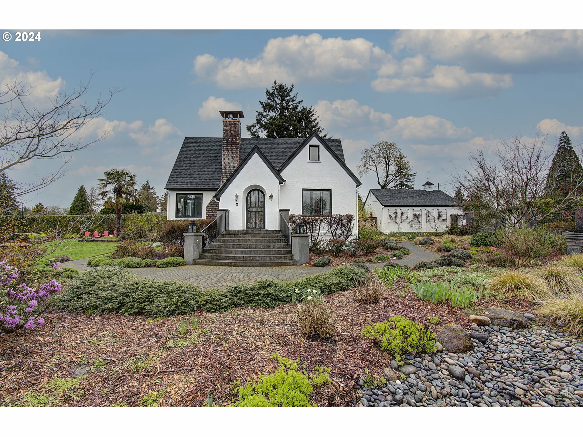 Property Photo: 730 S Andresen Rd WA 98661