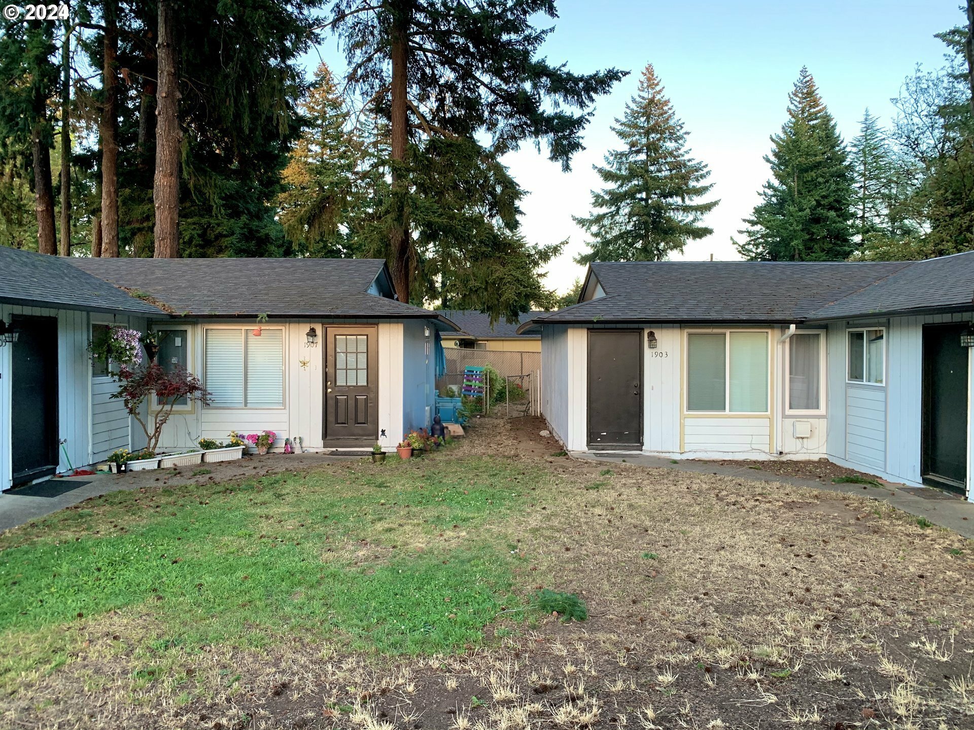 Property Photo:  1901 Norris Rd  WA 98661 