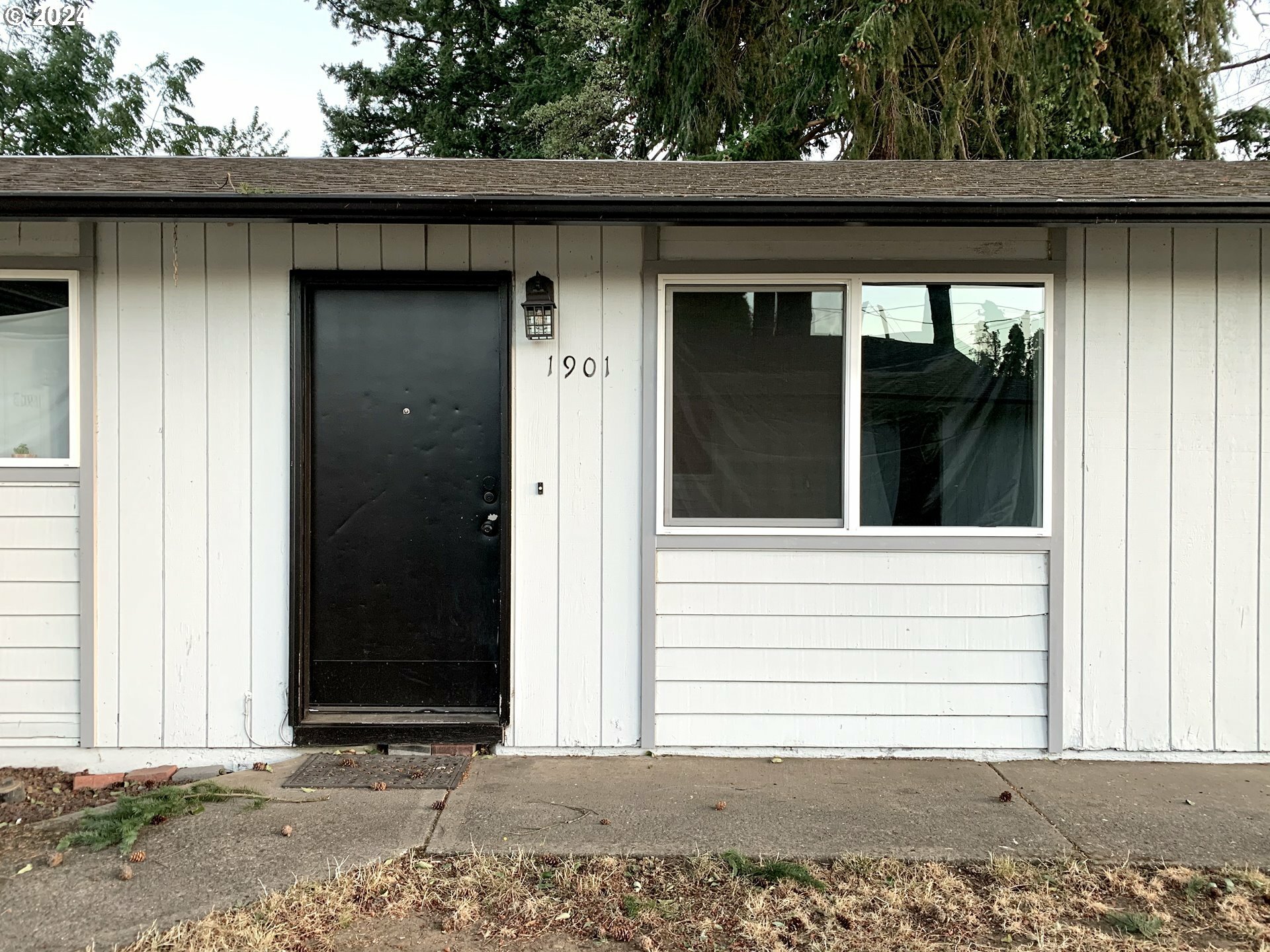 Property Photo:  1901 Norris Rd  WA 98661 