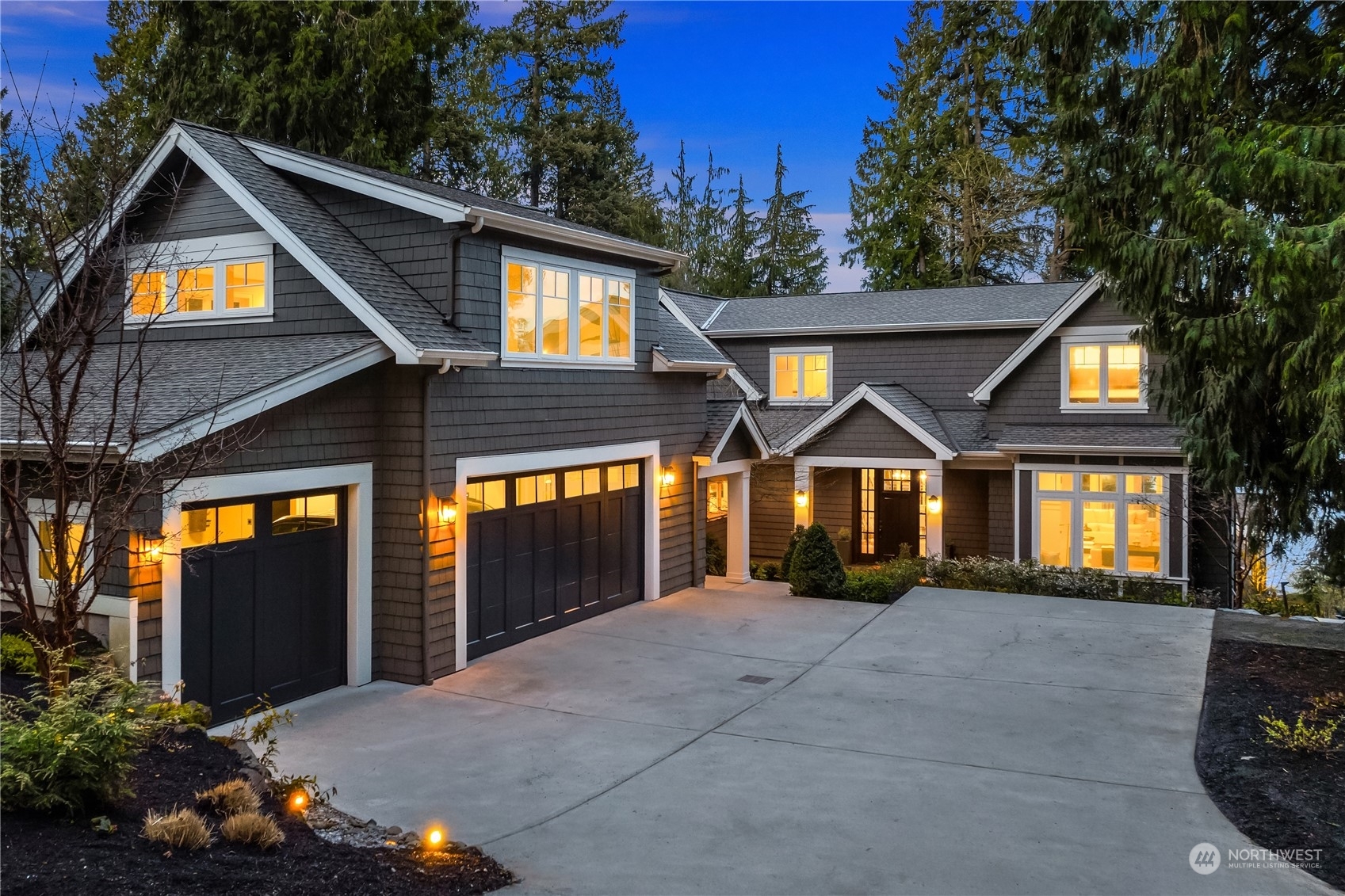 Property Photo:  3906 E Mercer Way  WA 98040 