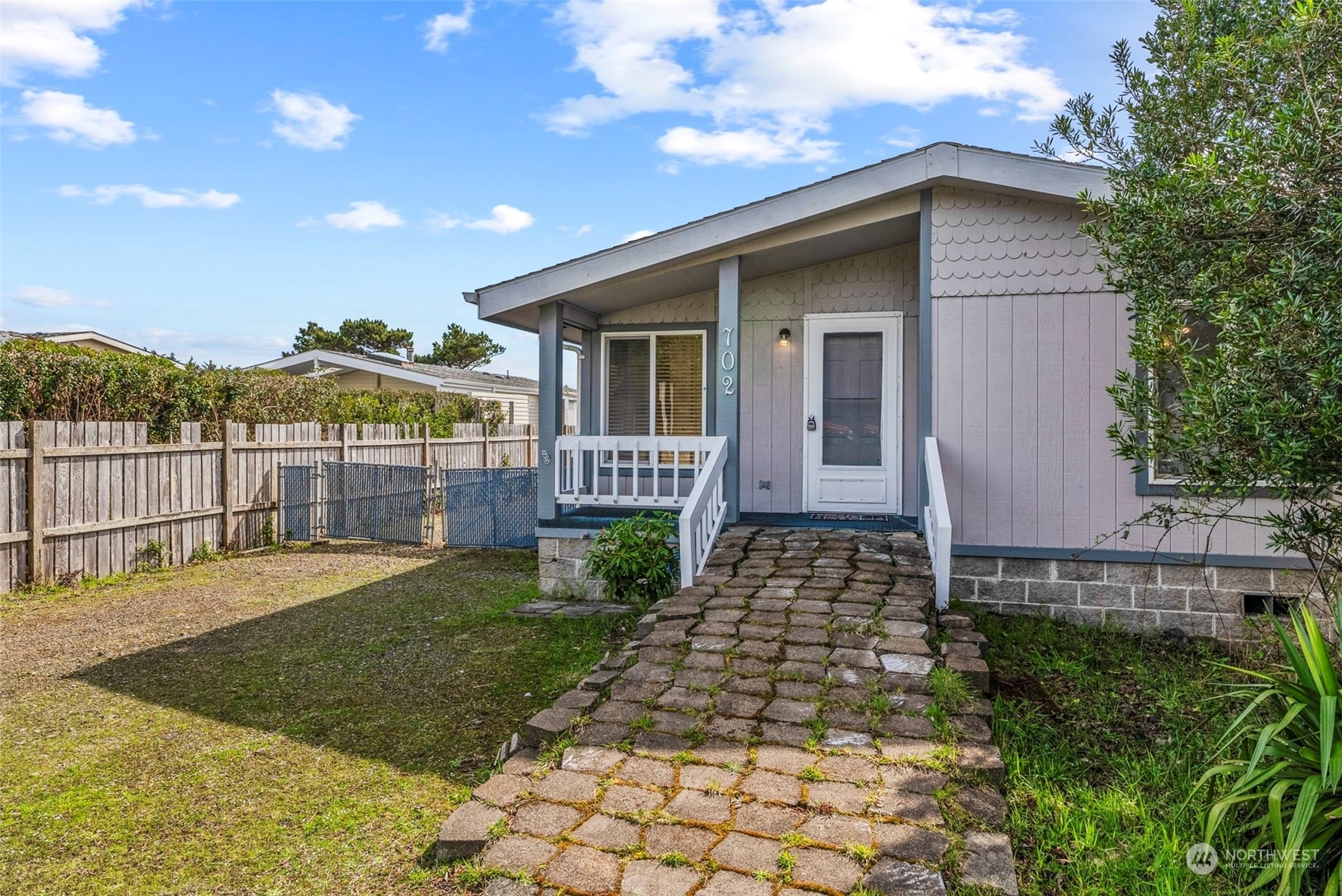 Property Photo:  702 Oysterville Road  WA 98640 